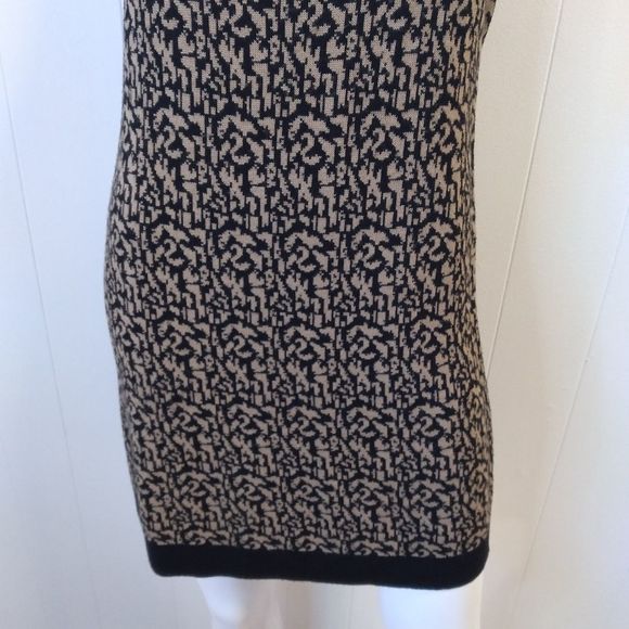 Guess Bodycon Animal Print Mini Dress. Medium - Picture 3 of 11